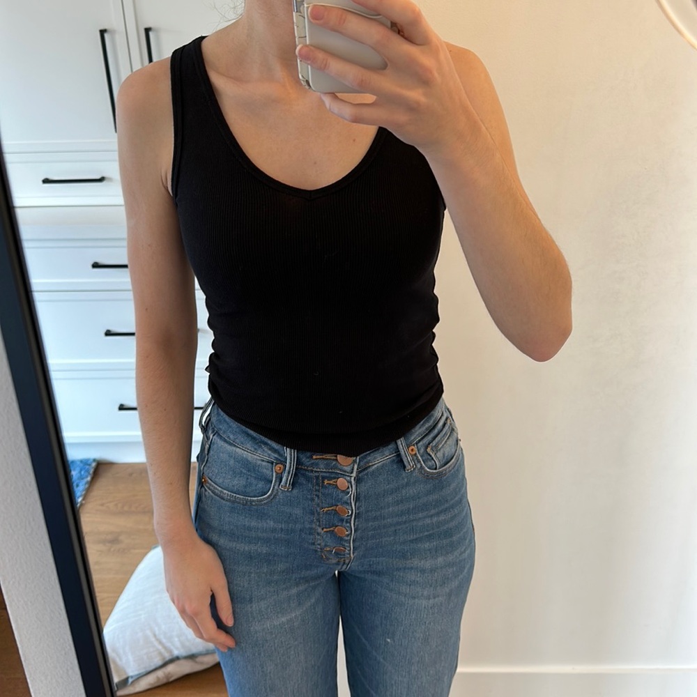 Aritzia TNA Ribbed Tank Top